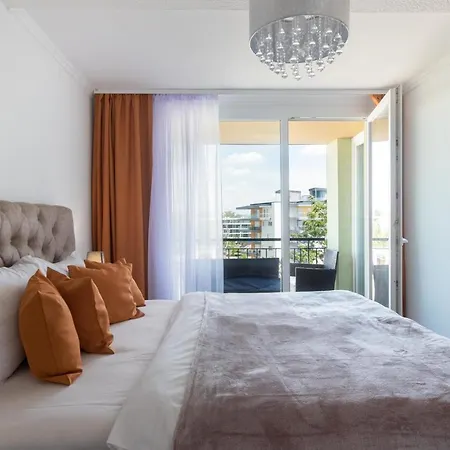 Vízparti, panorámás lakás erkéllyel Apartman