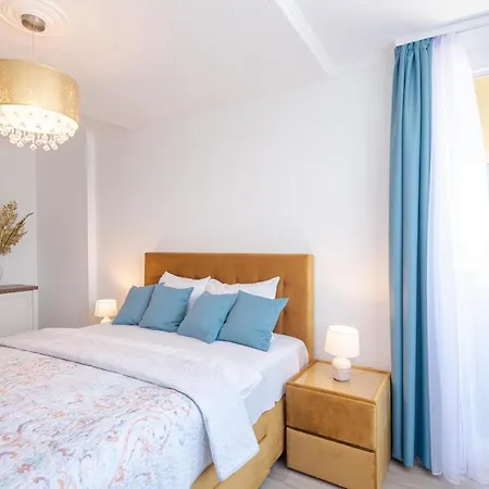 Vizparti, Panoramas Lakas Erkellyel Apartment Siofok